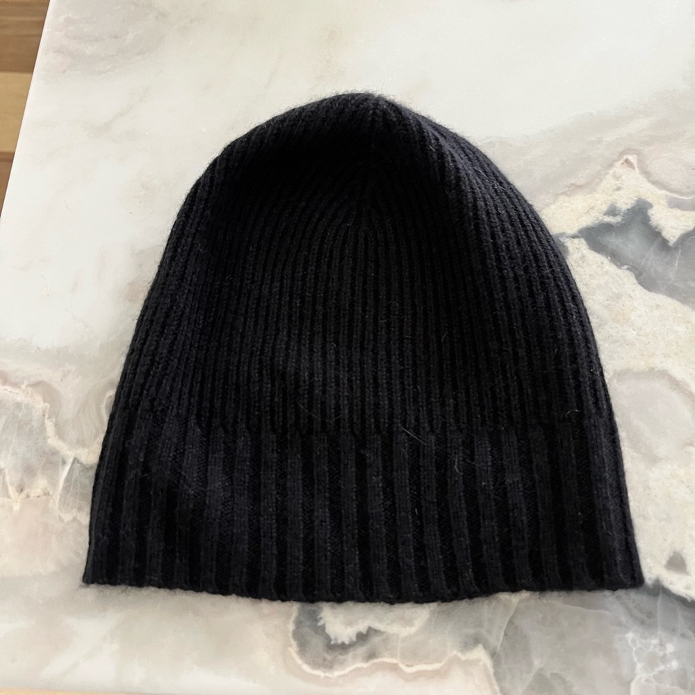 Black Nordstrom Rib Cashmere Beanie Hat
NWOT, never warn